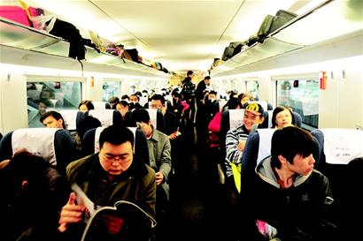 武广高铁运营一年拉动旅游井喷牵动千亿元产业