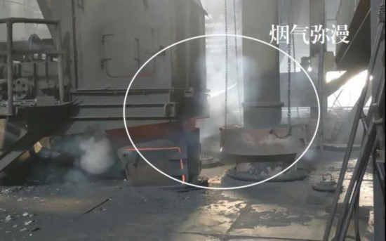 陽極銅冶煉車間熔煉爐煙氣收集處理系統運行不正常，煙氣大量泄漏
